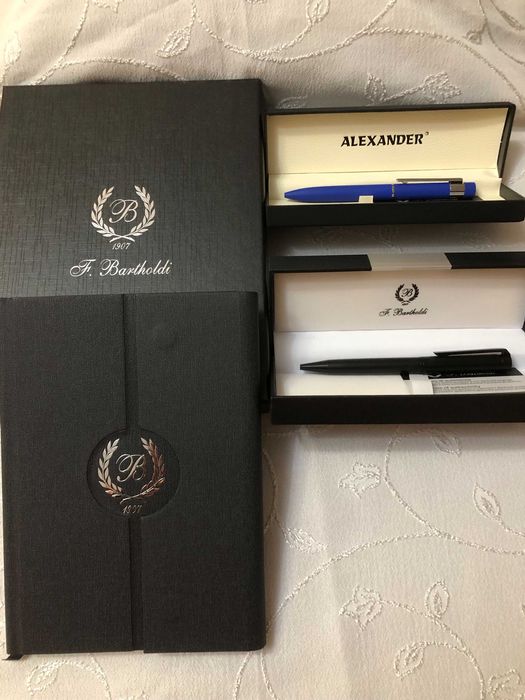 Бизнес аксесоари F. Bartholdi – бележник и химикалки в подаръчни кутии