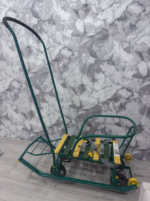 Продам санки с выдживными колесами