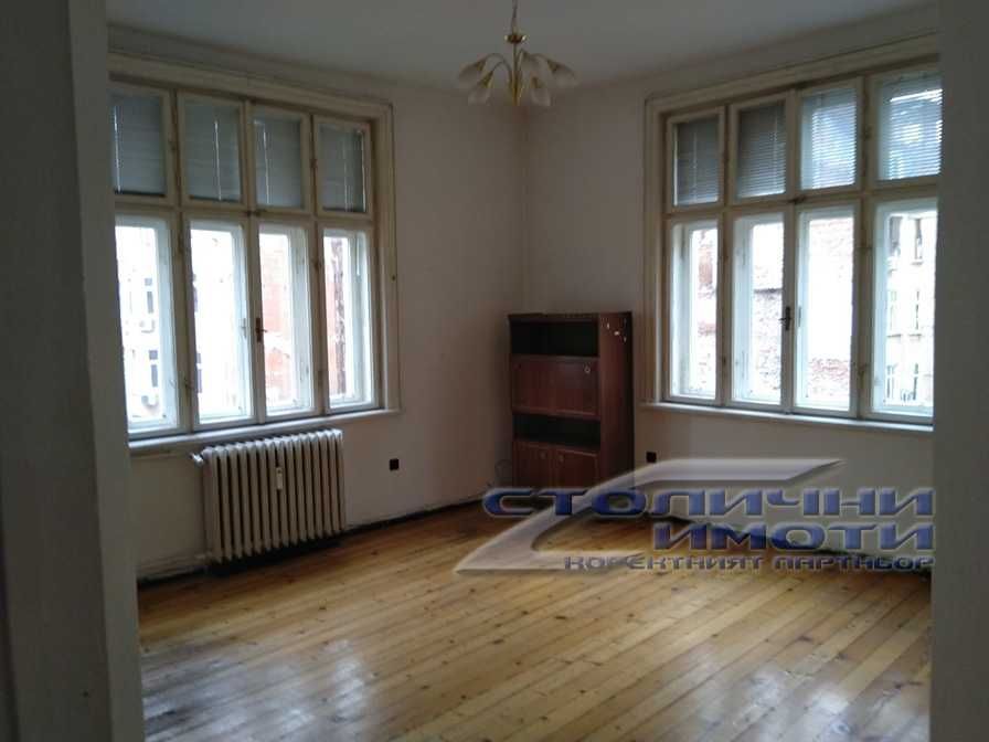 Дава се под наем Офис в София, Център - 25 кв.м за 204 € - Снимка #1