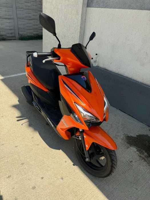 Scutere de inchiriat fara permis pentru Glovo/Tazz/Bolt Food
