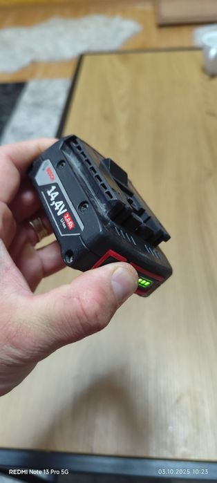 Baterie Bosch cu indicator procentaj