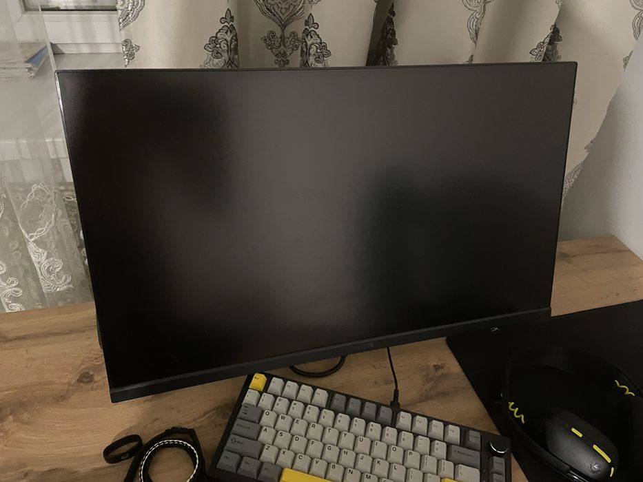 Монитор Б/У , за дешевую цену