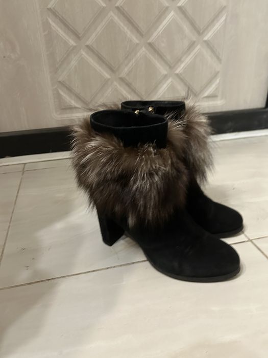 Продам натуральные зимние сапоги 37р