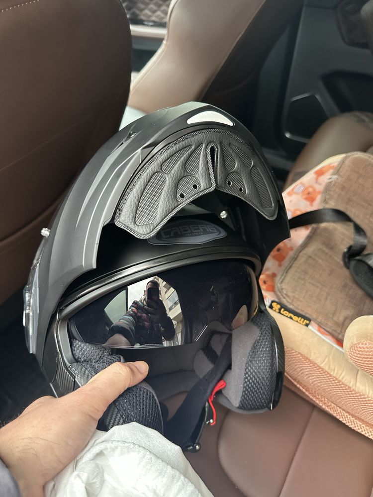 Продавам каска CABERG HELMETS