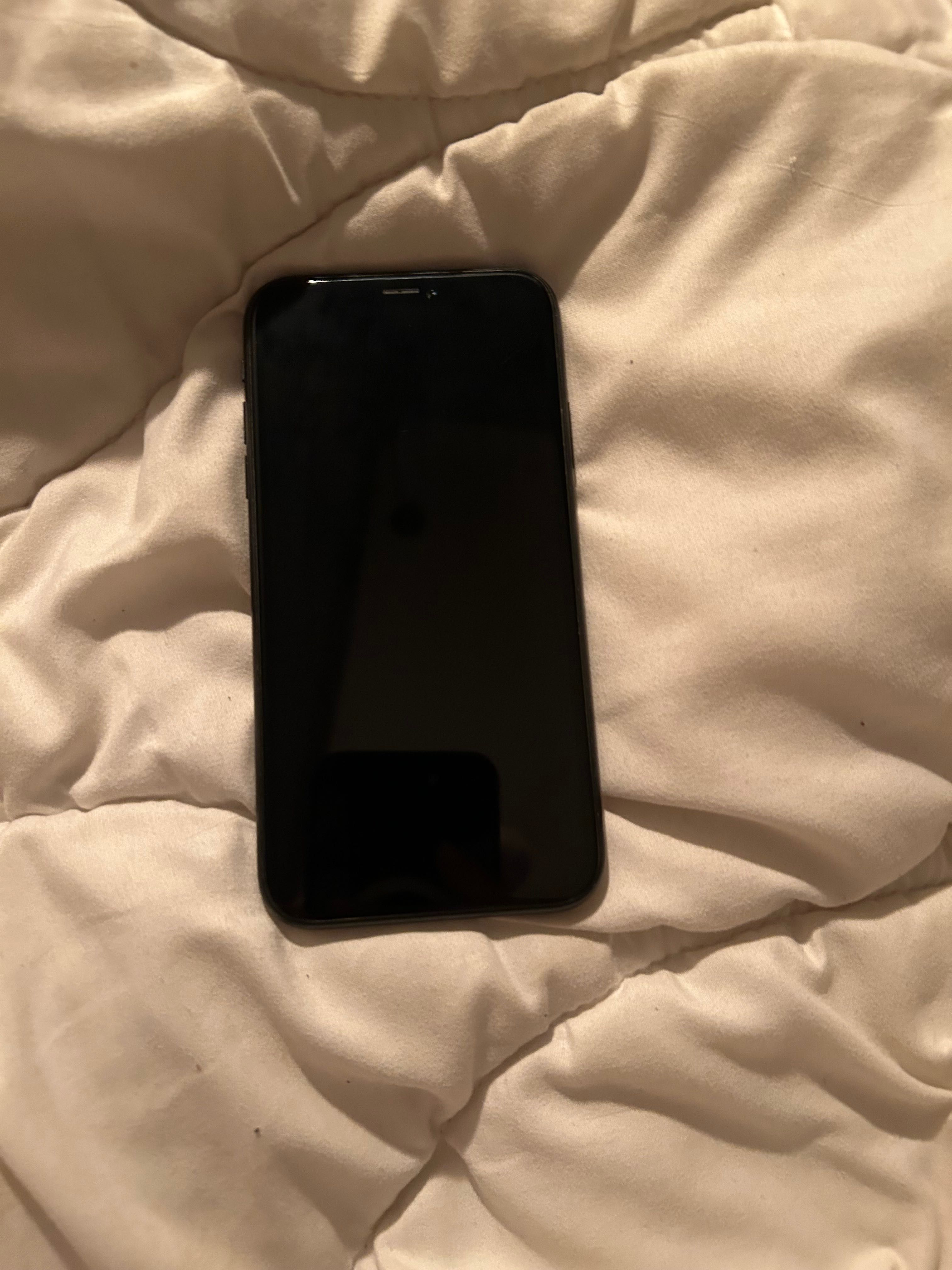 iPhone XR, fară garantie