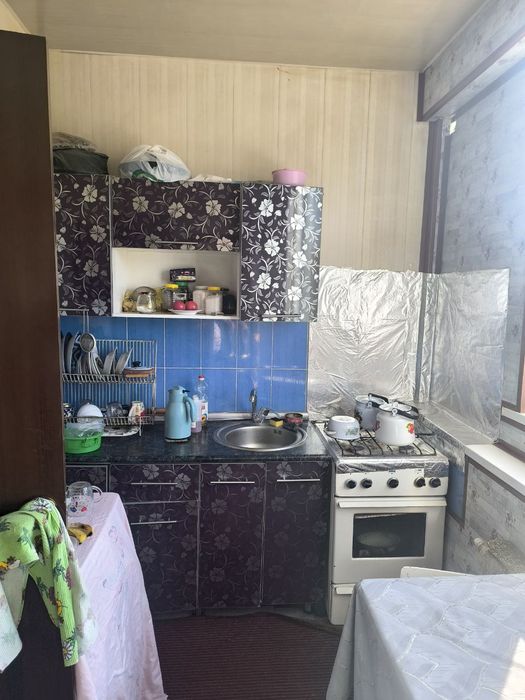 Axmad yugnakiyda 2 xona uy sotiladi