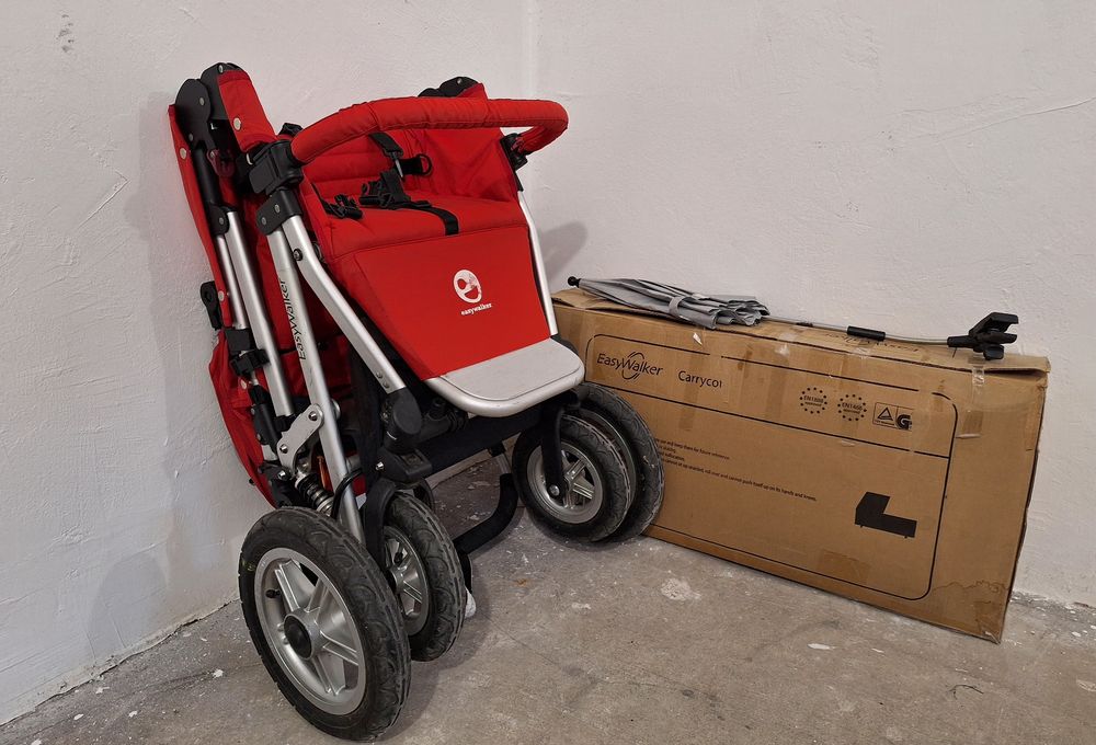 Комбинирана бебешка количка