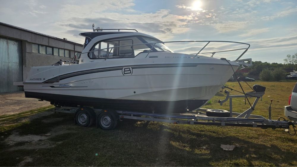 Beneteau antares 8 Fishing