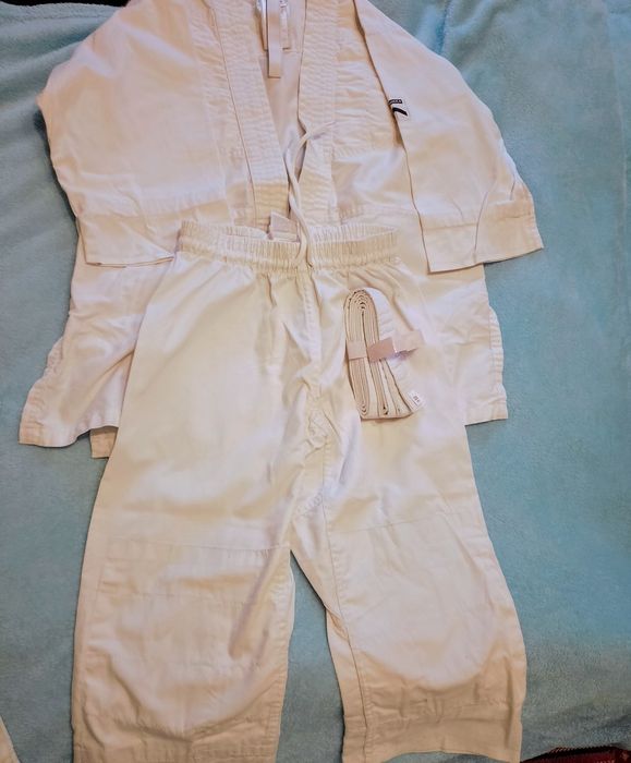 Kimono Judo pt. copii (Outshock, Decathlon)