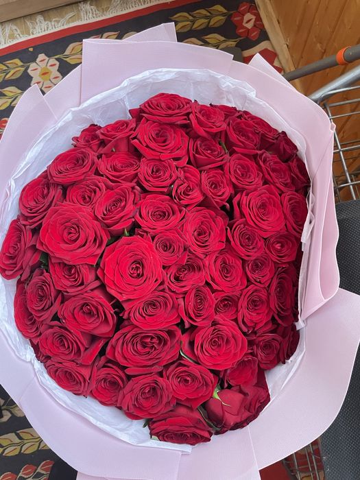 Продаю цветы подарили