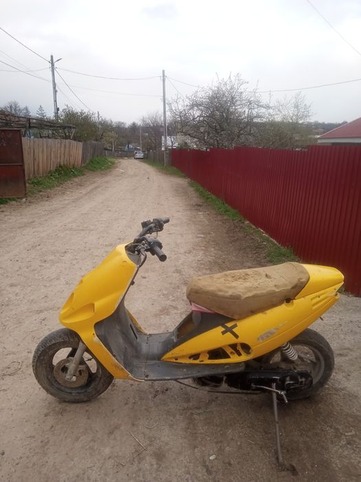 Vând scuter malaguti f12 80cc 2t preț 650 de lei