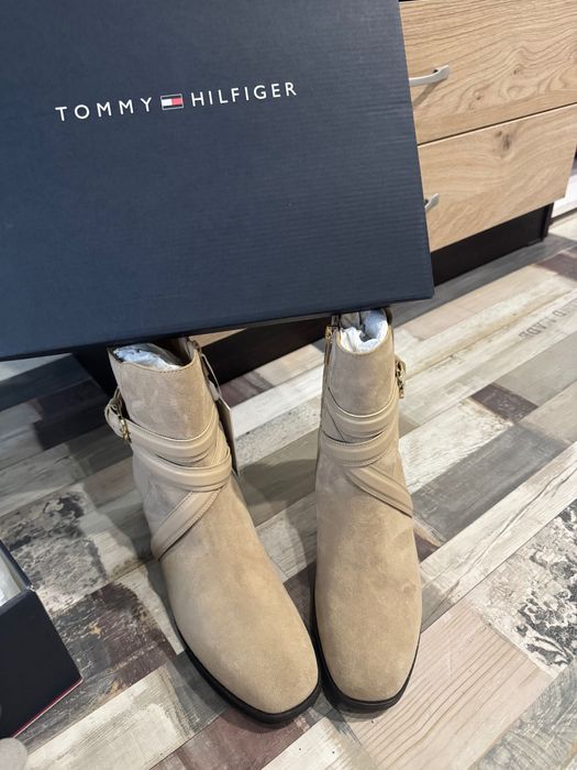 Tommy Hilfiger
Боти Elevated Essential Midheel Boot