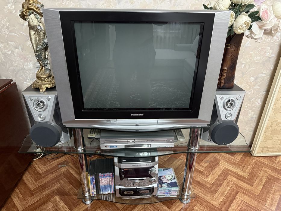 Музыкальный центр LG , DVD LG , телевизор Panasonic