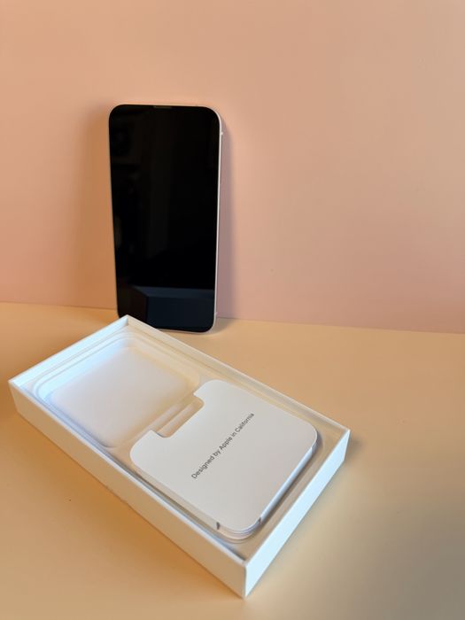 iPhone 13 128GB отлично състояние батерия 87 процента