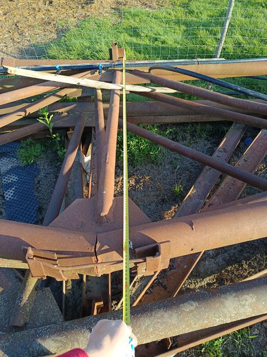 Vând 5 ferme metalice