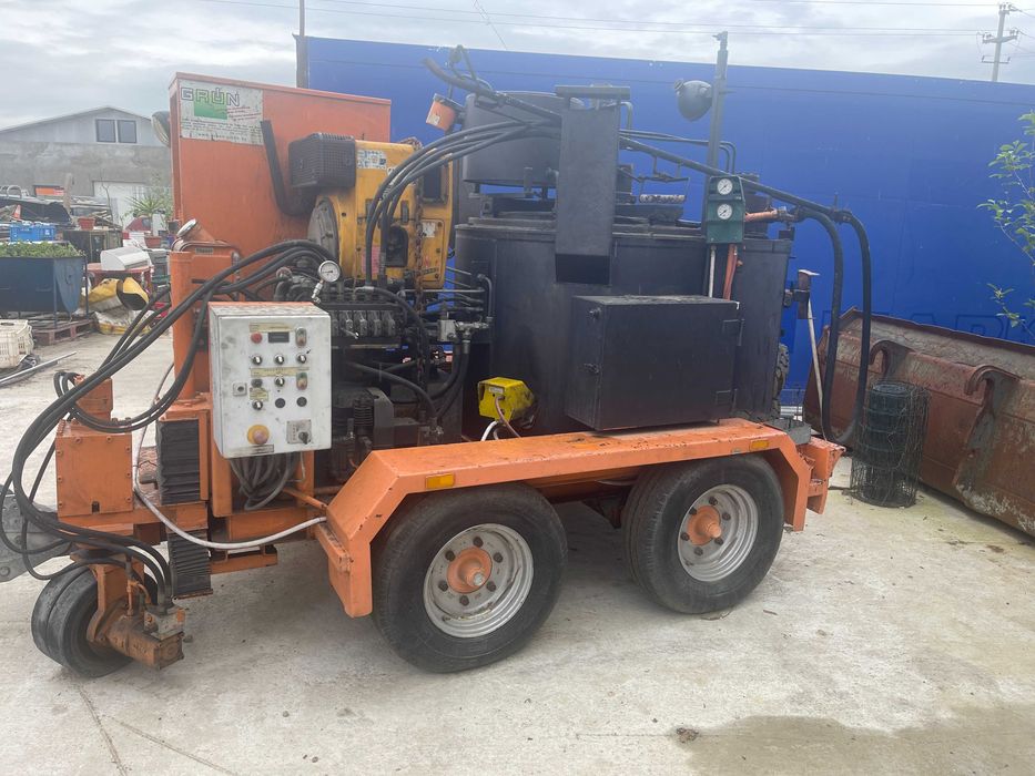 Masina colmatat rosturi gudronator Grun RVK 450i-S