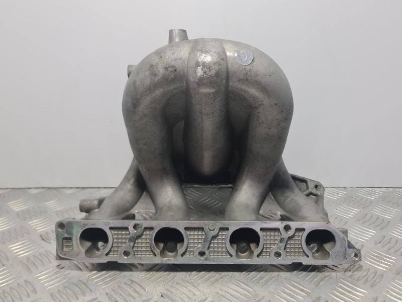 Galerie admisie Opel Speedster 2000 2.0 i Turbo 147 kW / 200 cp; 2.0 i