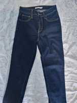 Blugi Levis ca noi