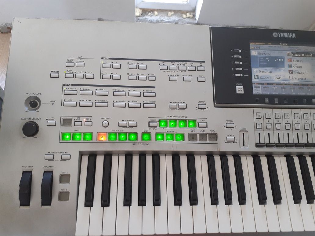 Yamaha Tyros 3 , 1gb,