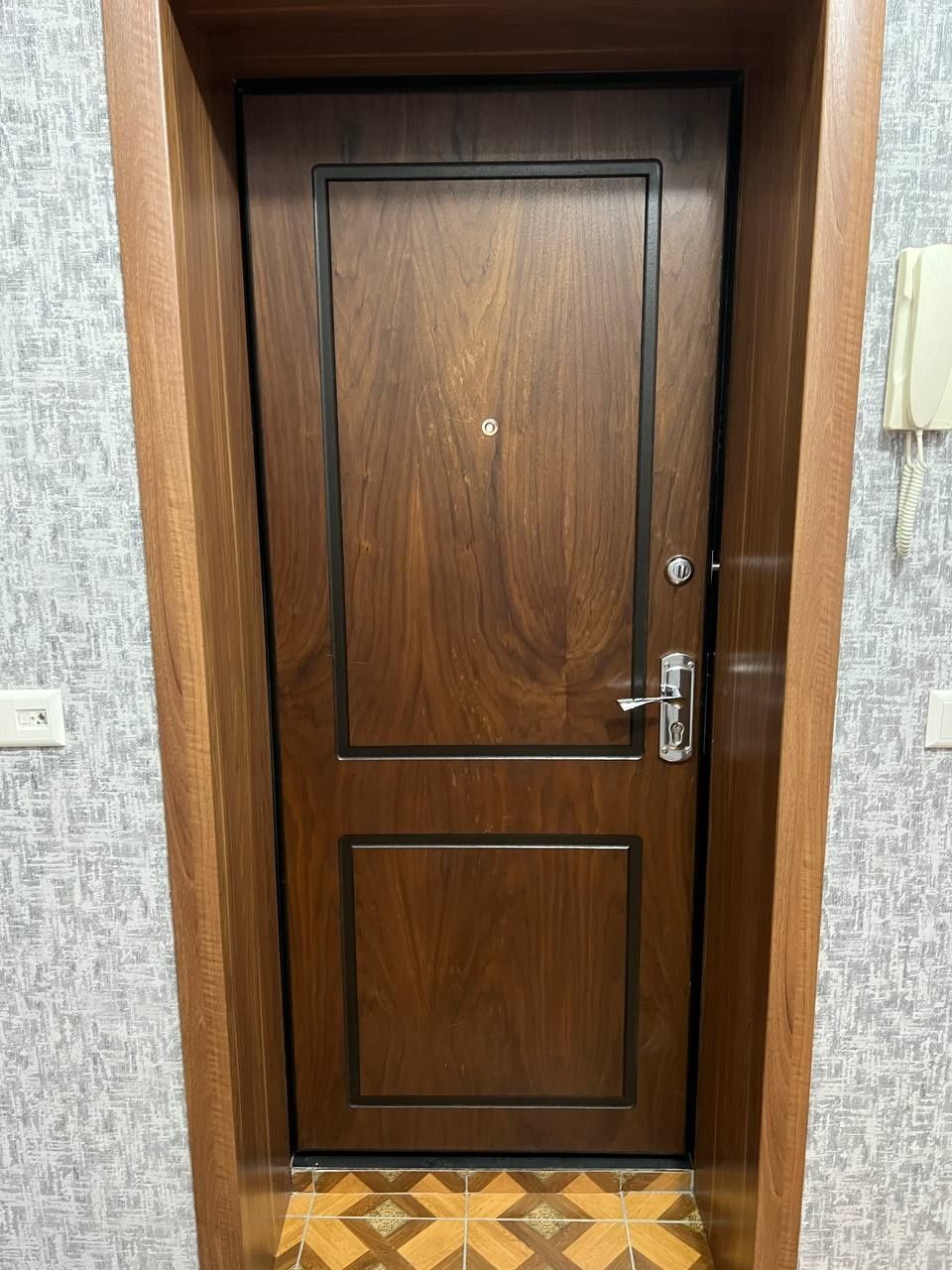 Продаю квартиру Яшнабадский р-он Куйлюк Центр 2-ком 8-этаж 9-этажном Д