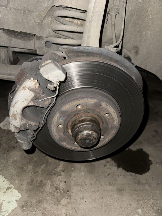 Продам тормозные диски с супортами