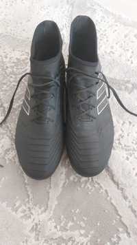 Ghete de fotbal adidas predator