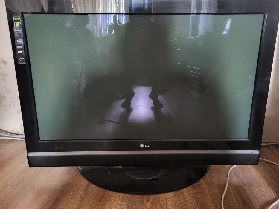 Телевизор LG плазма