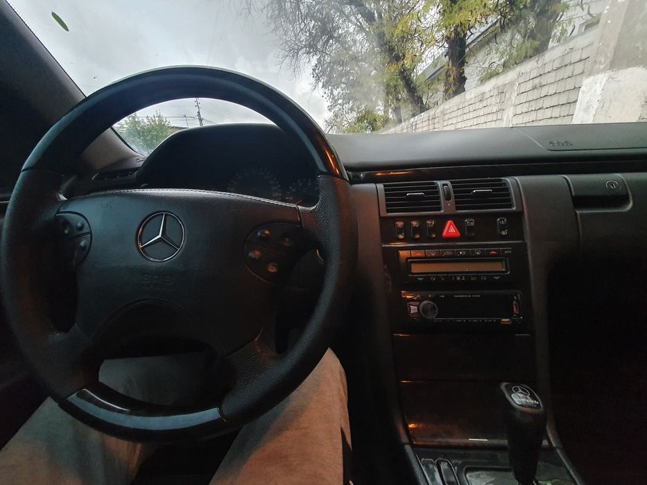 Mercedes Benz W210 E320