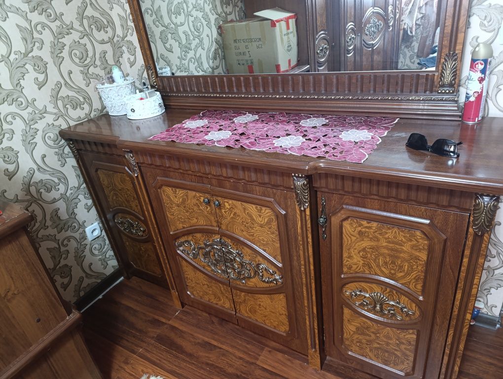 6 ta eshiklik spalni garnir...