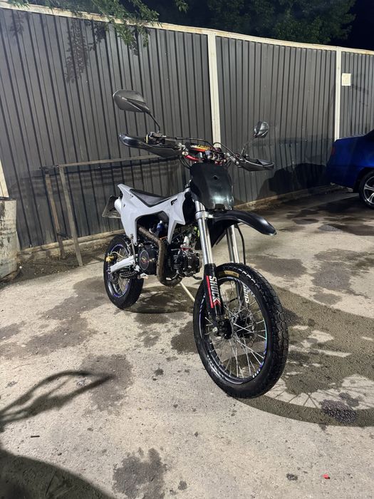 Отличный питбайк 125/140 едет как зверь !