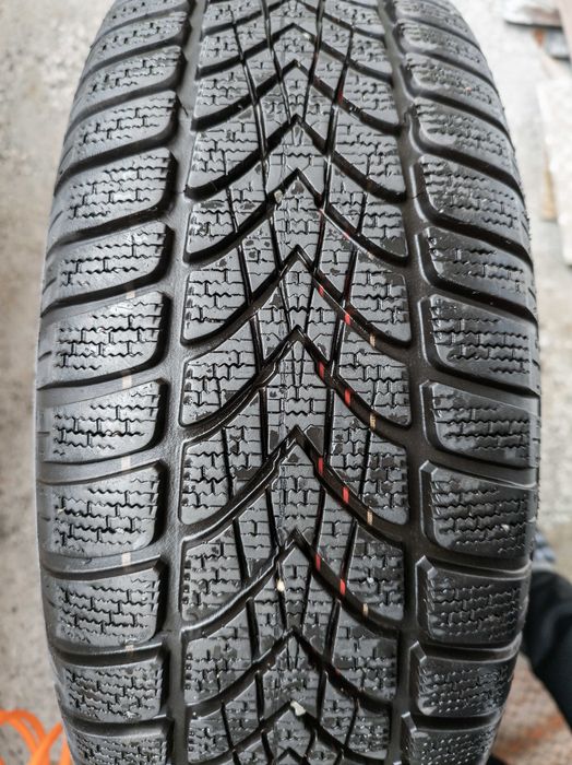 Dunlop ЗИМЕН комплект 205/55/16 гуми + VW 16" джанти