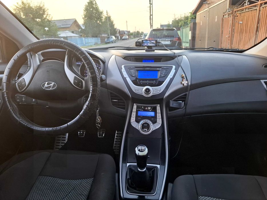 Hyundai Elantra 2012 1.6 benzina