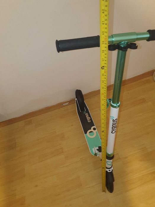 Trotineta din Aluminiu reglabila pe inaltime