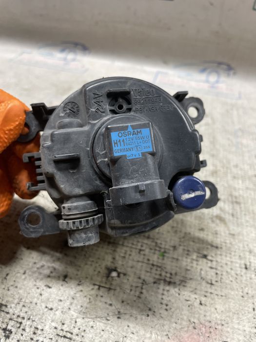 proiectoare stanga  suzuki vitara 2017