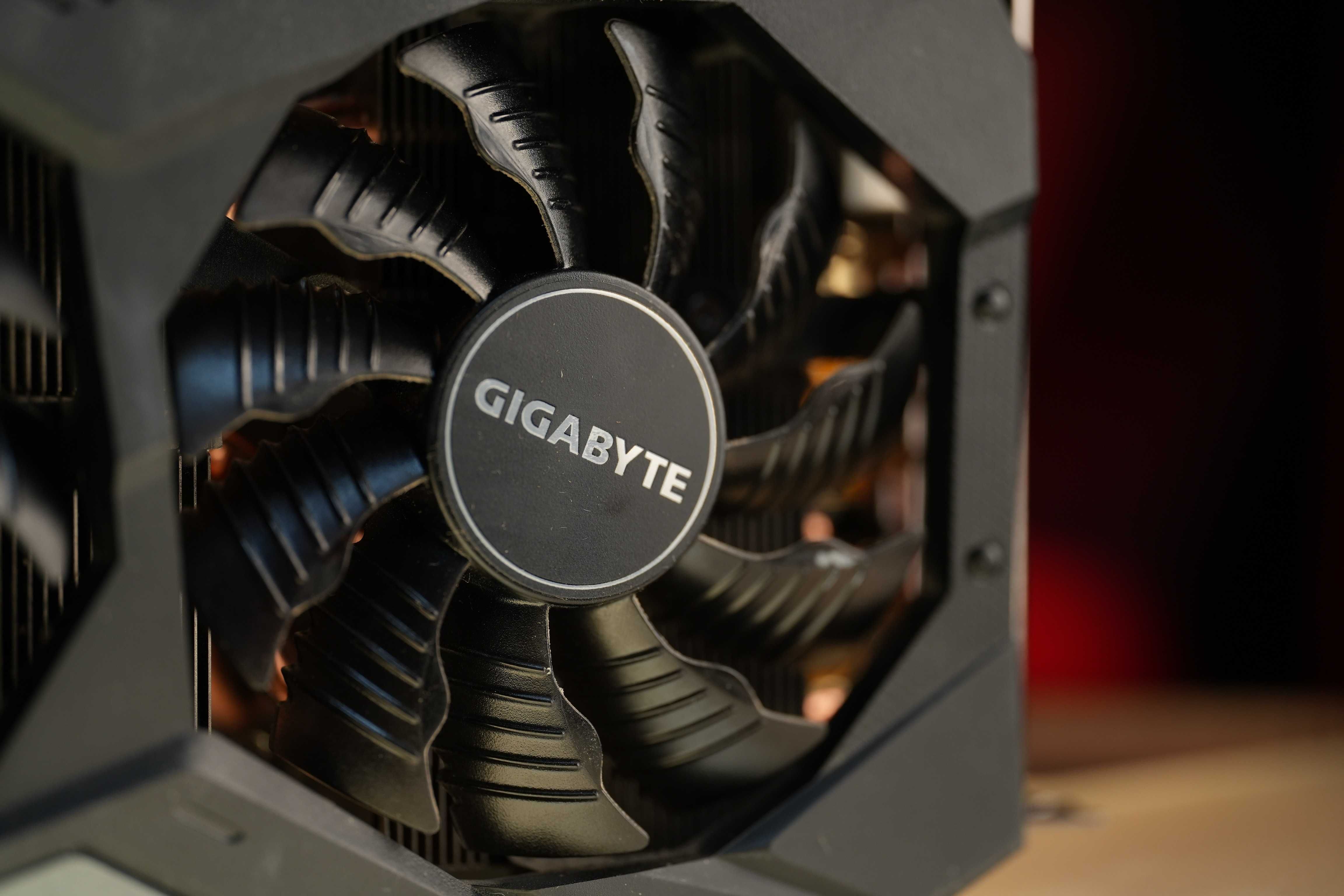 Gigabyte GeForce RTX 2080 Ti GAMING OC 11G - Абсолютен ЗВЯР!