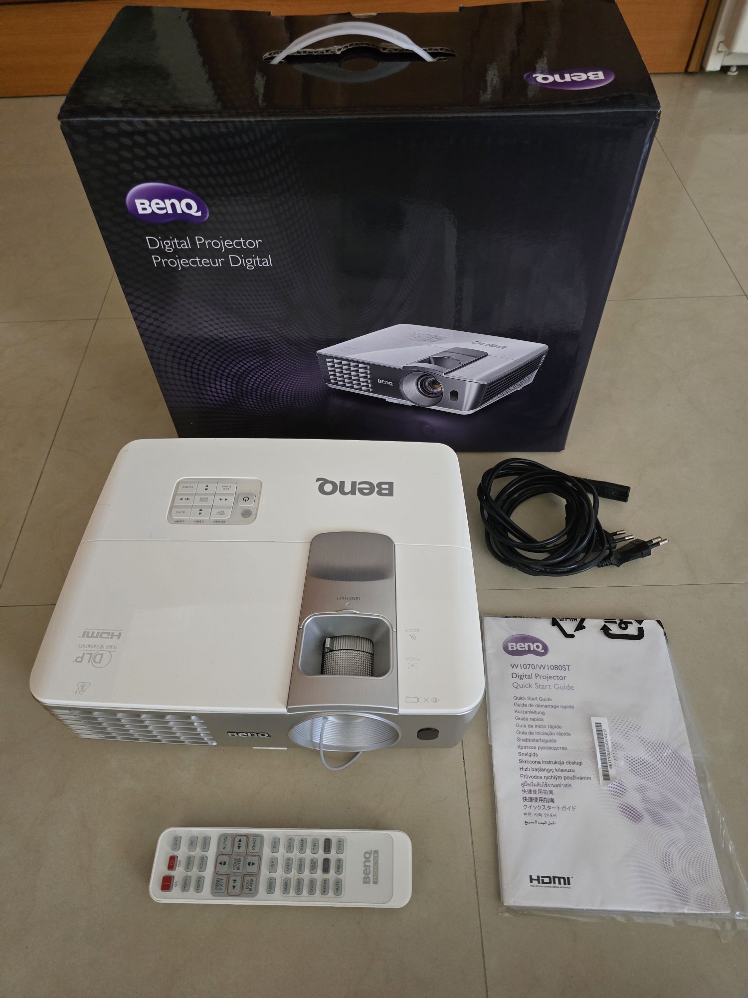 Видеопроектор BenQ W1070+, Full HD, 3D, Бял/Сребрист