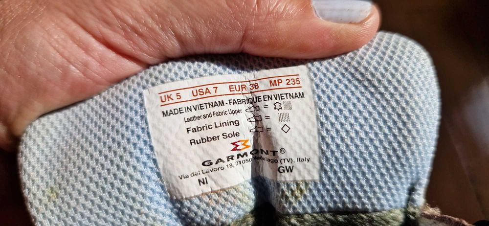 Bocanci nr. 38 Garmont Vetta (aproape noi)