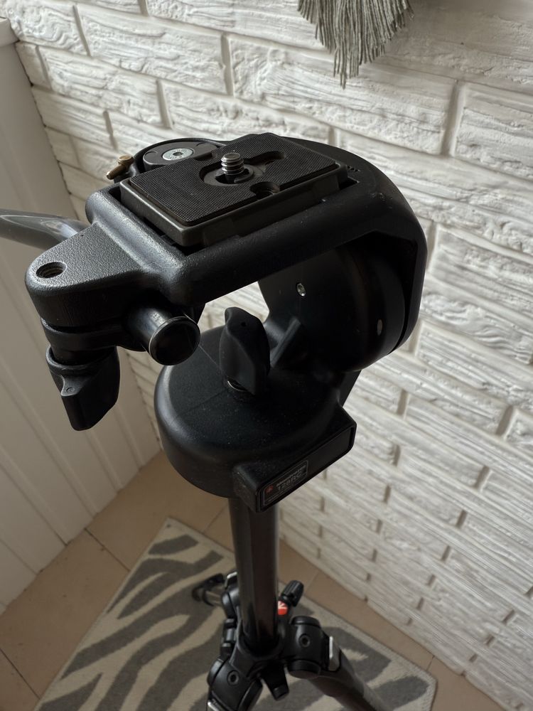 Штатив Manfrotto MK290XTA3-2W 170см