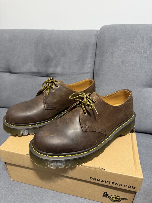 Dr Martens noi in cutie