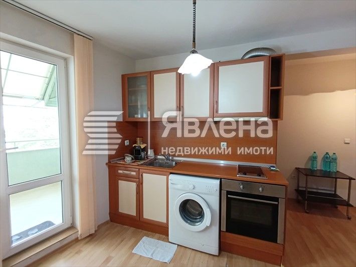 Дава се под наем Тристаен апартамент в Варна, Цветен квартал - 66 кв.м за 500 € - Снимка #1