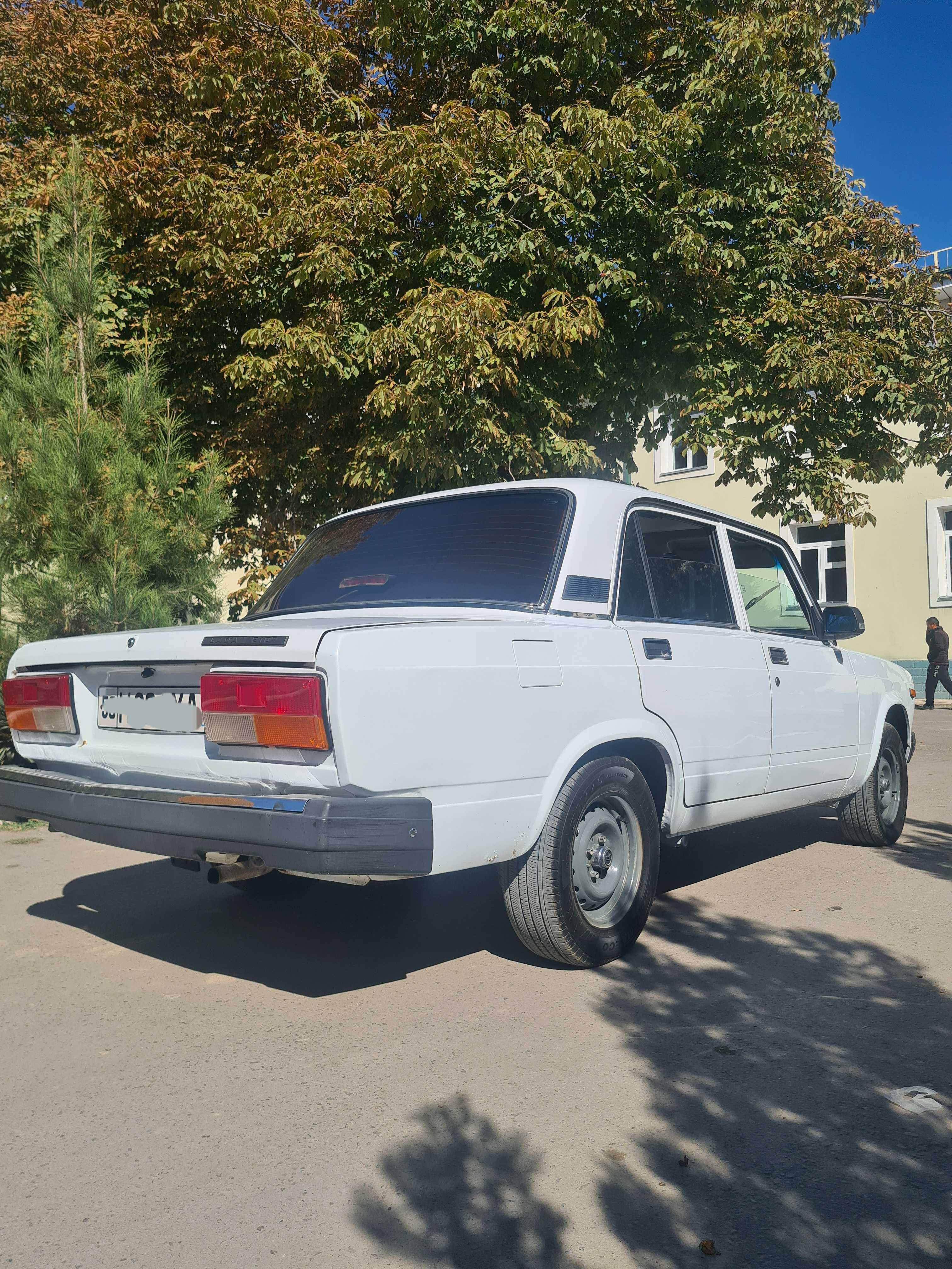 Vaz 2107 sotiladi