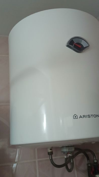 Boiler electric Ariston BLU R 50 V .
