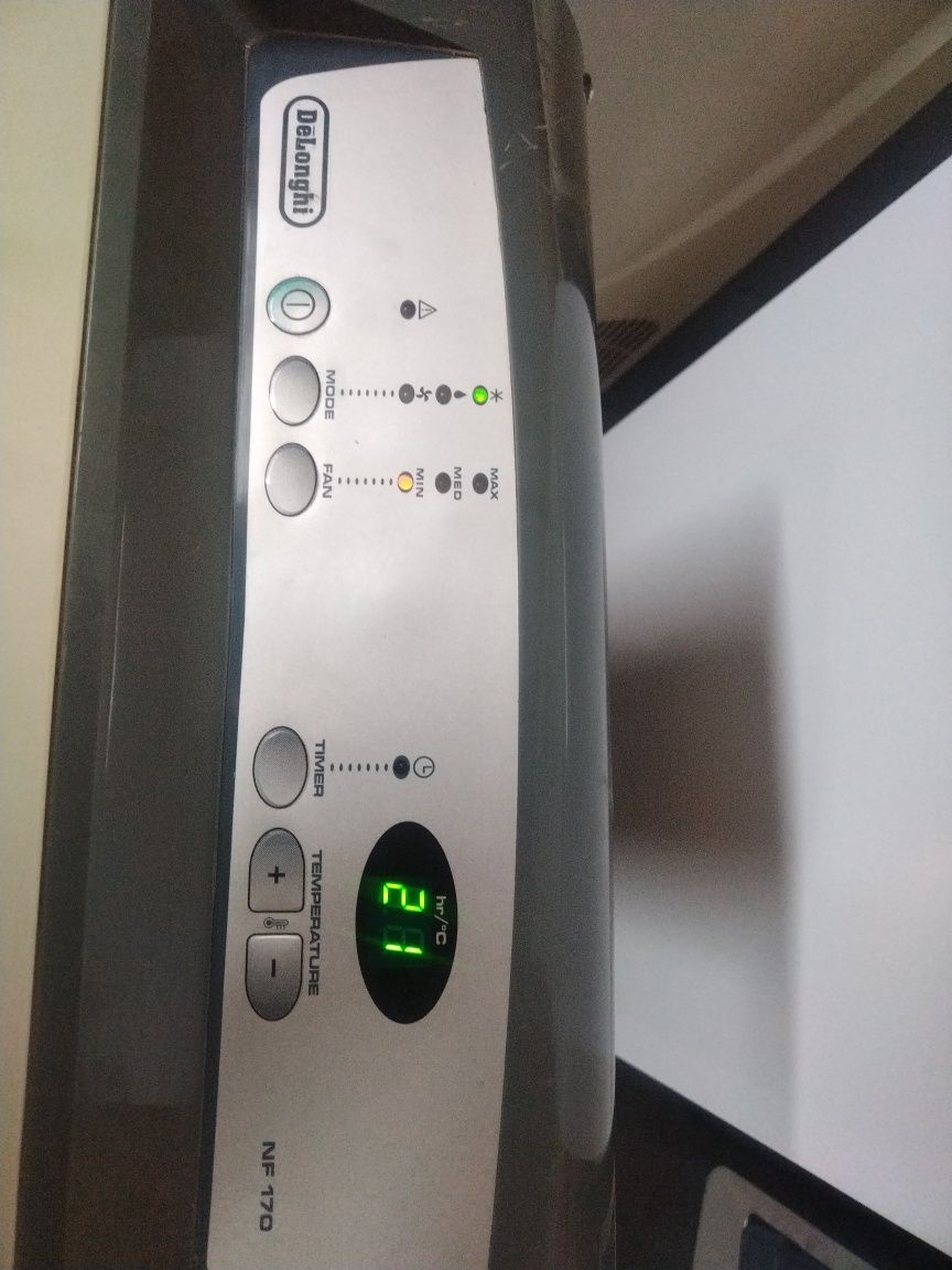 Мобилен климатик DELINGHI NF 170 10000BTU 1100W
 12000BTU
Комплект с