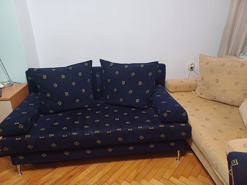 Два дивана и едно кресло