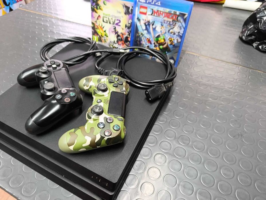 PlayStation 4 Pro с памет 1 ТБ - PS4 Pro