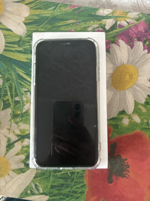 Продам iPhone 11
