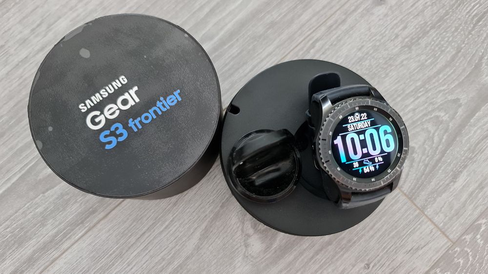 Samsung Gear S3 Frontier 46 mm + set 6 bratari silicon culori diferite
