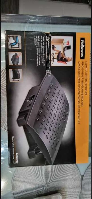 Vand suport picioare ergonomic cu incalzire/ventilator 400 RON
