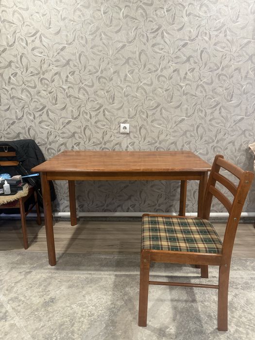 Продам стол + 4 стулья
