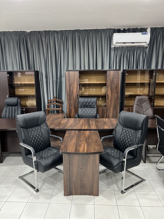 Ofis uchun mebel